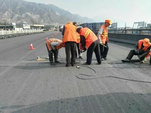 观山湖道路桥梁病害治理